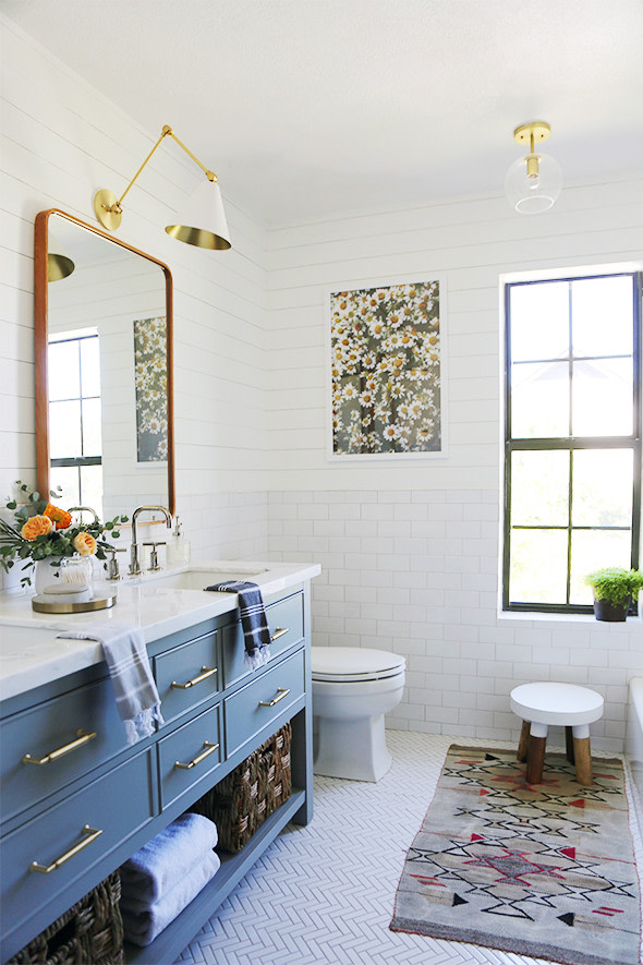 50 Chic and Practical Small Bathroom Ideas