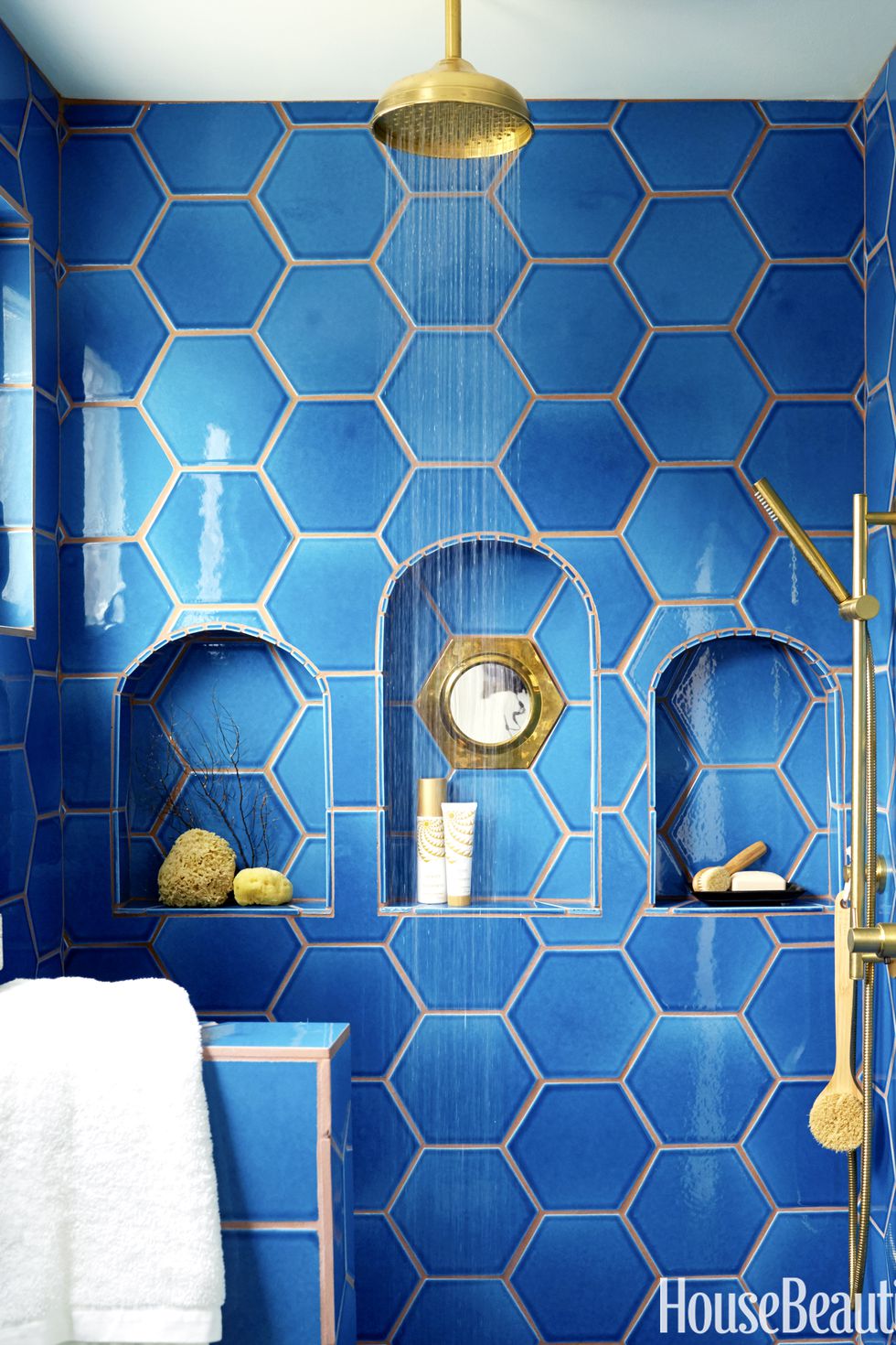50 Chic and Practical Small Bathroom Ideas