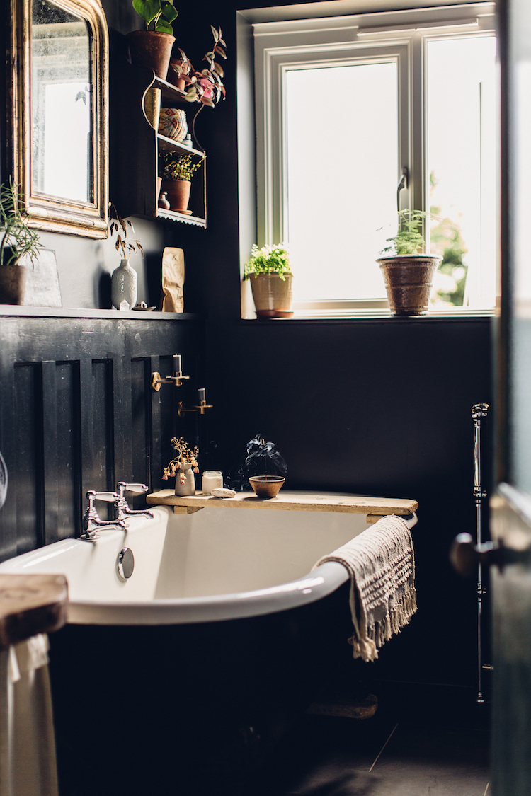 50 Chic and Practical Small Bathroom Ideas