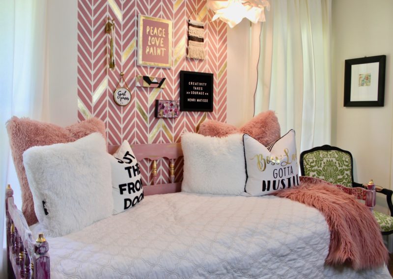17 Unique Diy Daybed Ideas Perfect For, How To Make A Full Bed Into Daybed