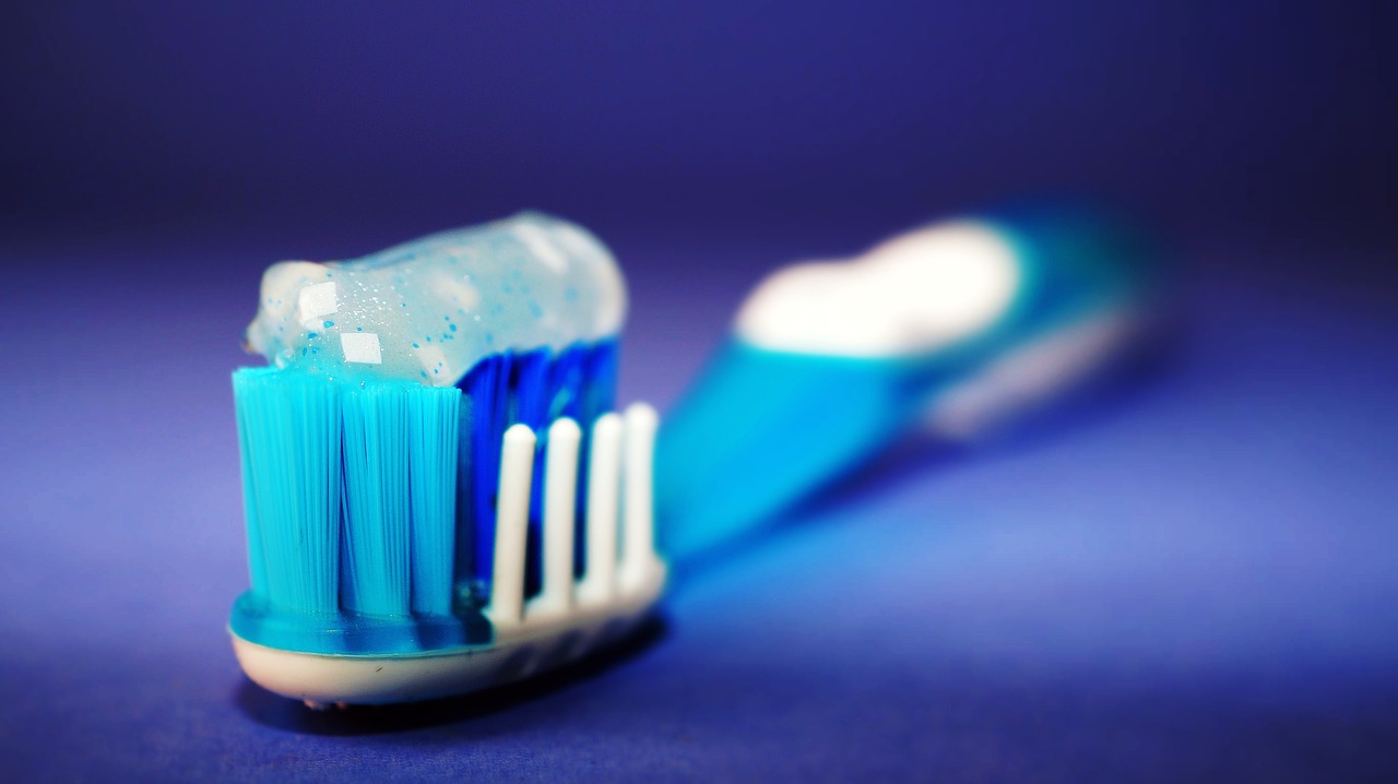 DIY toothpaste can also be a healthy household product