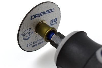 Use a dremel to remove rooster spurs