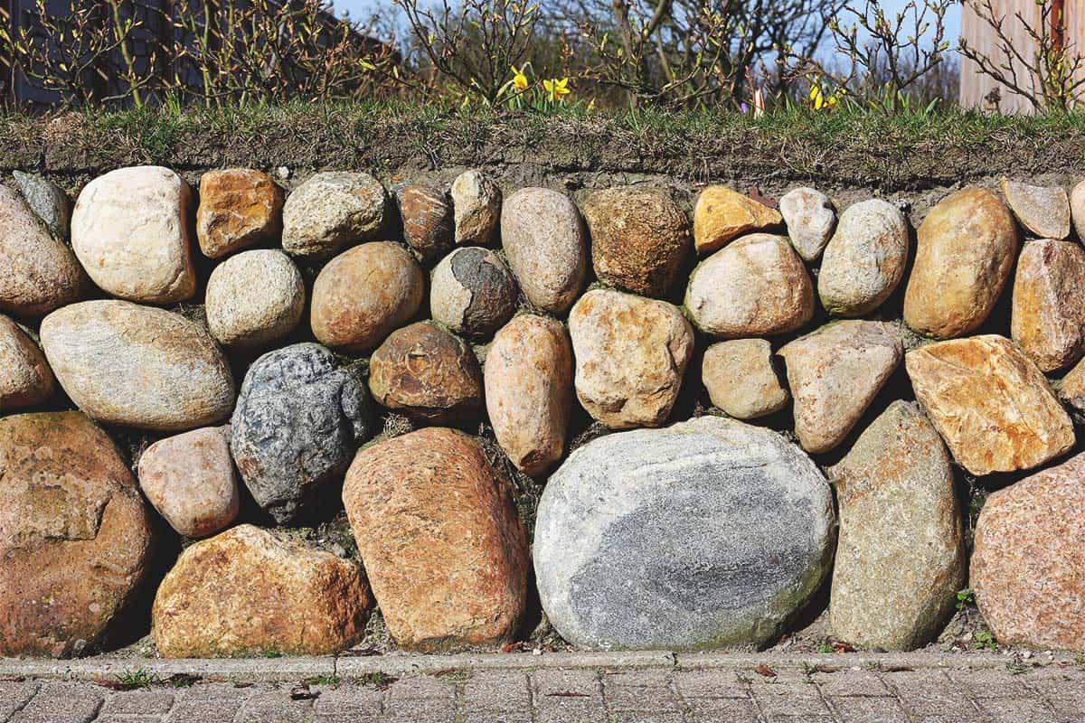 How To Build A Dry Freestanding Stone Wall The Right Way