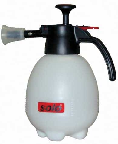 Solo 418 2-Liter One-Hand Pressure Sprayer